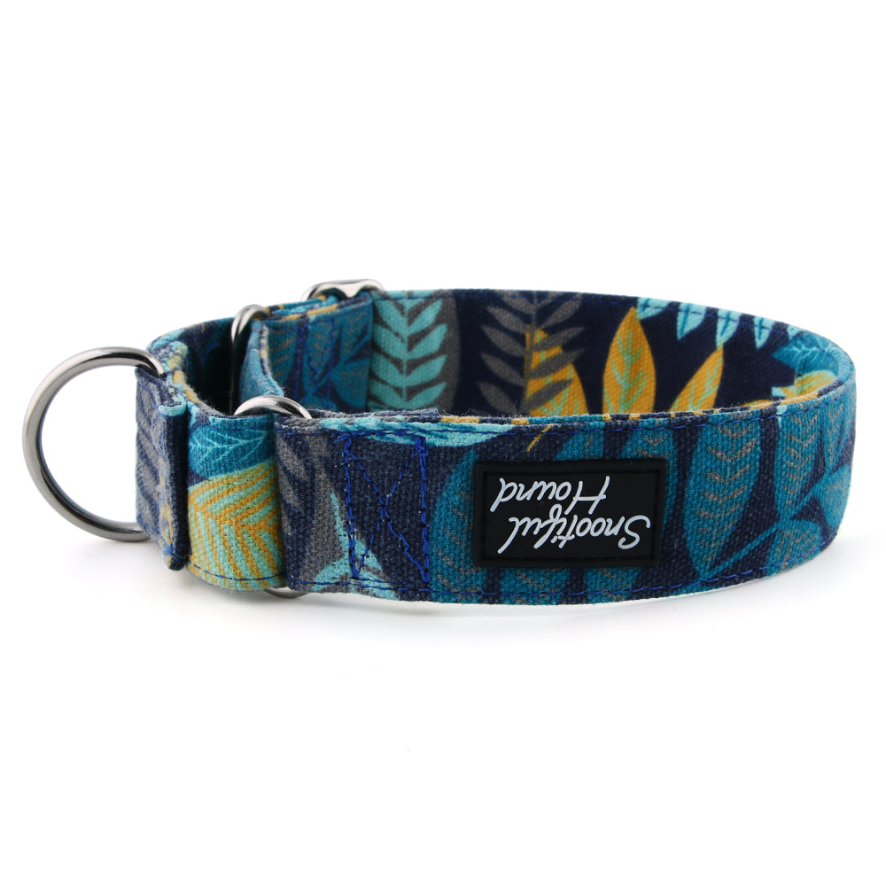 martingale collar with floral design